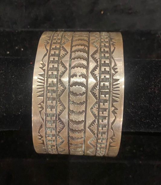 BR20 1.5 Stamped Cuff